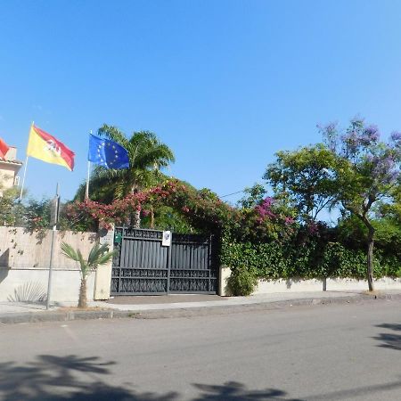 Villa Delle Vacanze Fiumefreddo di Sicilia Exterior photo