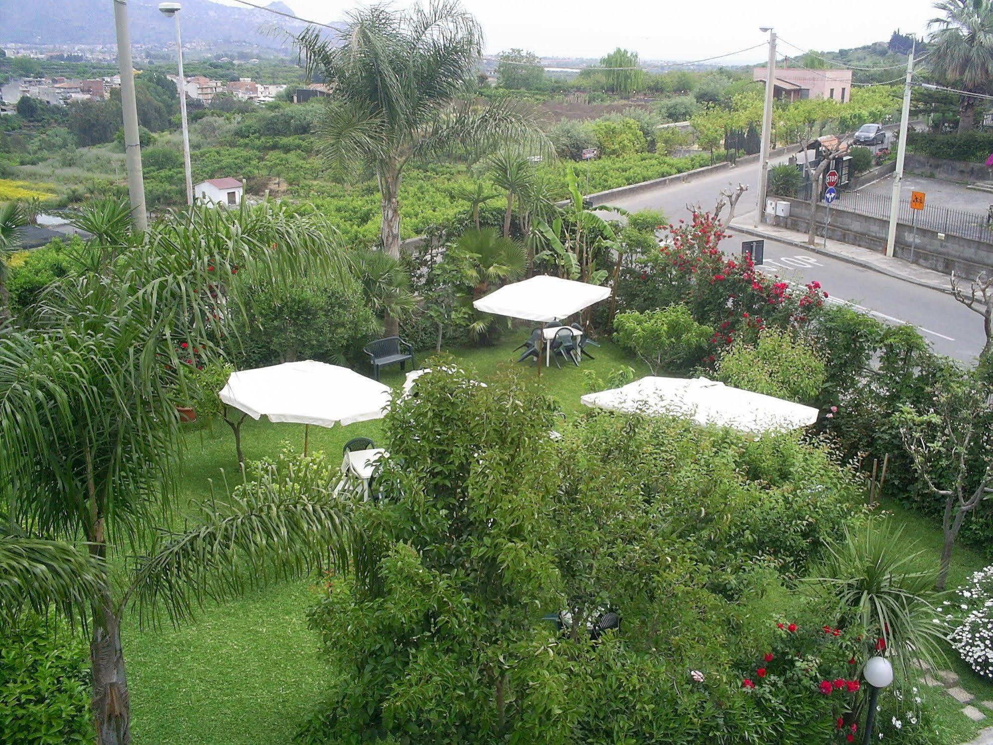 Villa Delle Vacanze Fiumefreddo di Sicilia Exterior photo