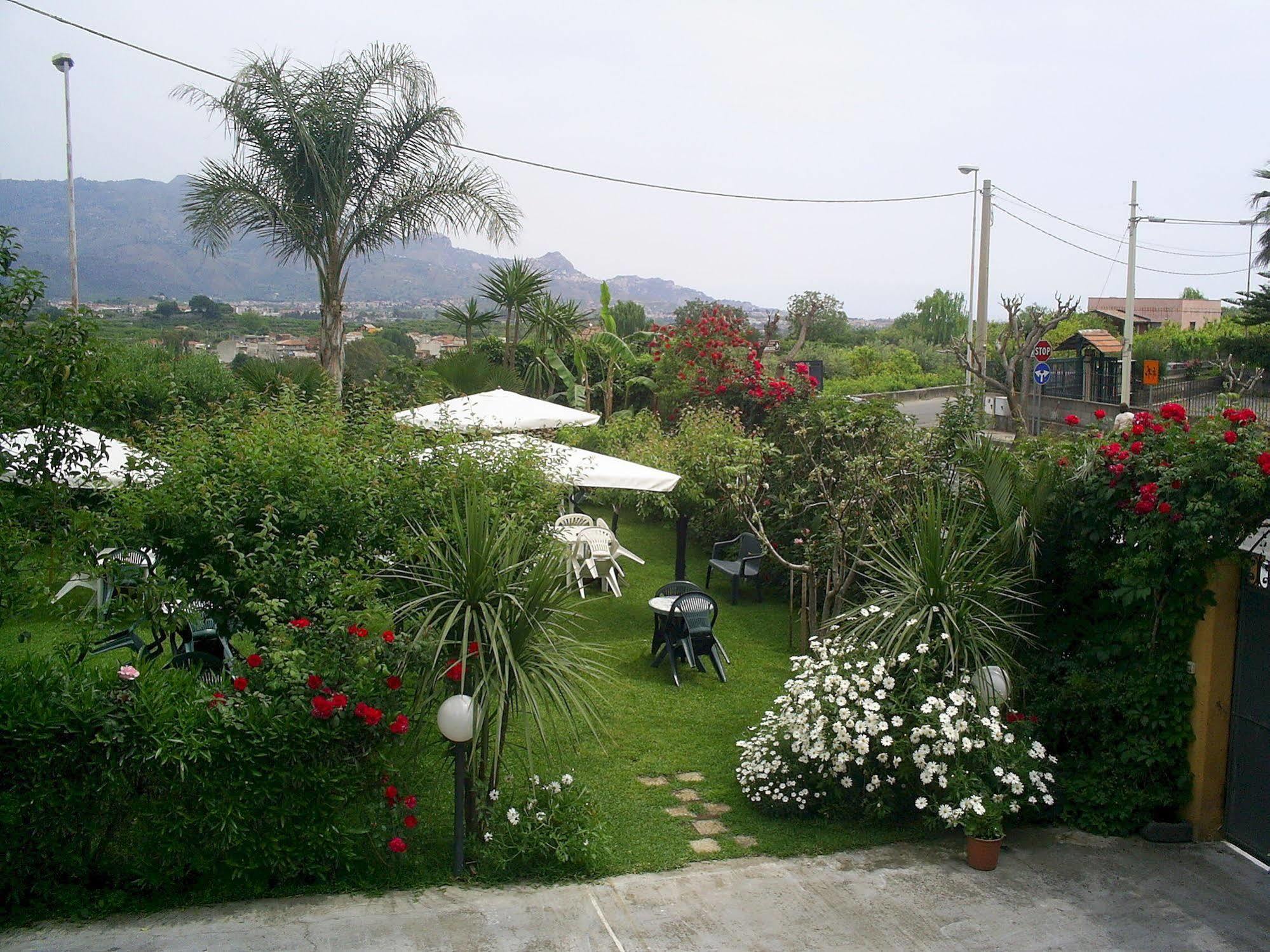Villa Delle Vacanze Fiumefreddo di Sicilia Exterior photo